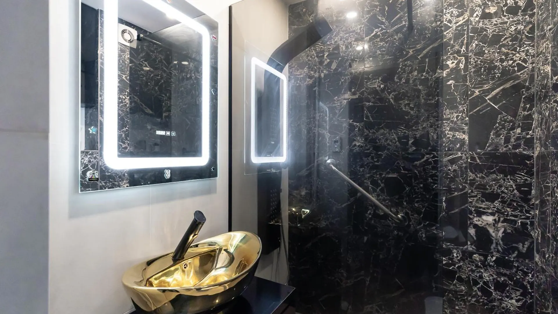 Lazy'S Haven - Modern 2Br Apt In The City Center Bucarest 0*,  Rumanía